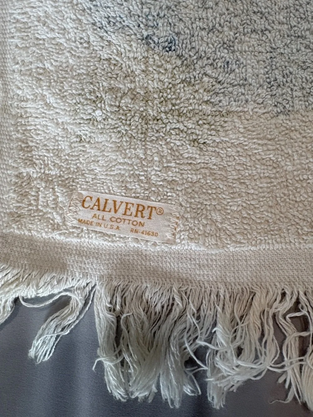 Calvert Blue Rose Floral White VTG MCM Bath Towel.